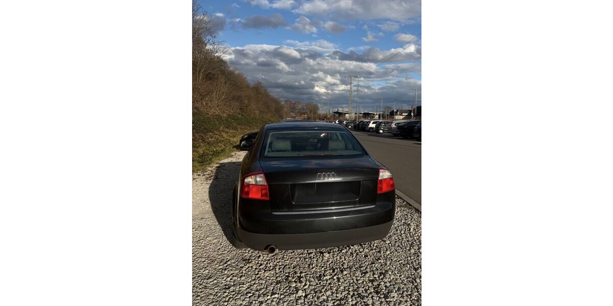 Audi A4 179.562 km 3.200 &euro; Bielefeld 33719