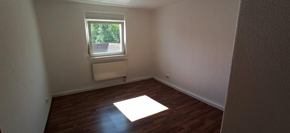 Dachgeschoßwohnung Weißenfels - 1 Zimmer, 33 m&sup2;, 270&euro; | Angebot:26394656