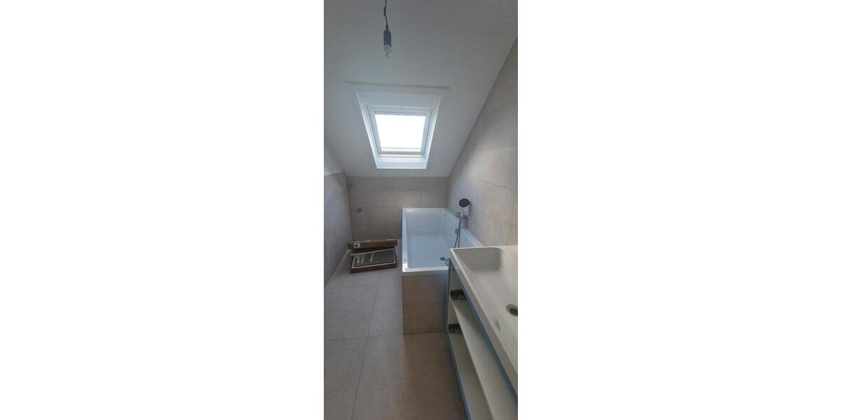 Dachgeschoßwohnung Ditzingen - 3 Zimmer, 65 m&sup2;, 950&euro; | Angebot:25979002