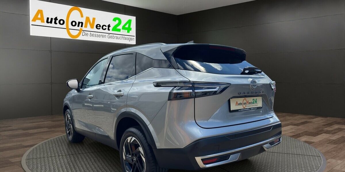 Nissan Qashqai N-Connecta XTronic *Navi/LED/Kamera360/PDC 17.303 km 25.690 &euro; Bamberg 96052