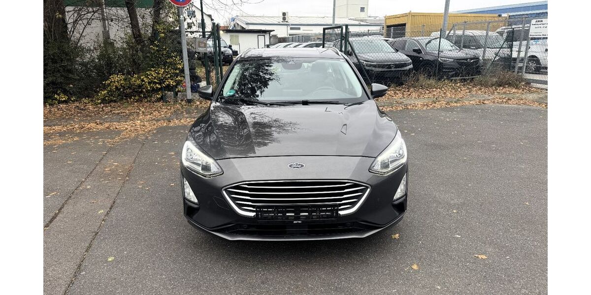 Ford Focus 134.038 km 9.900 € Obertshausen 63179