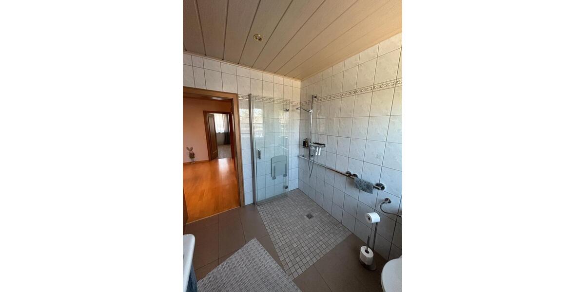 Etagenwohnung Abensberg - 3 Zimmer, 146 m&sup2;, 1.175&euro; | Angebot:26329468