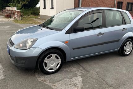 Ford Fiesta 181.000 km 1.999 &euro; Erwitte 59597