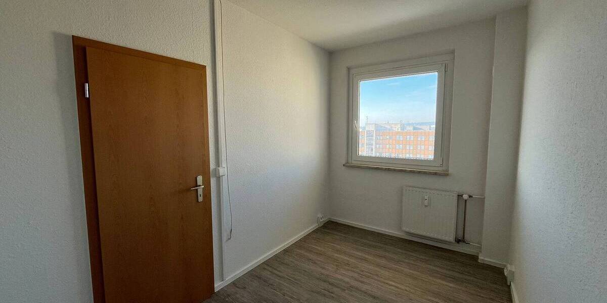 Etagenwohnung Zwickau Pölbitz - 4 Zimmer, 90 m&sup2;, 499&euro; | Angebot:25997875