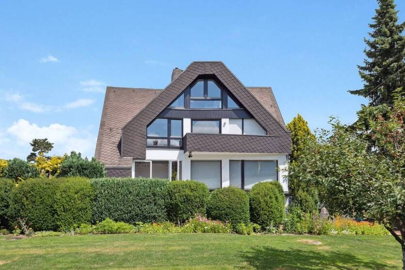 Ihr neues Zuhause mit Pool, Kamin und diversen Möglichkeiten!