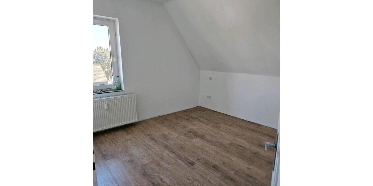 Dachgeschoßwohnung Heringen (Werra) - 4 Zimmer, 84 m&sup2;, 750&euro; | Angebot:26406726