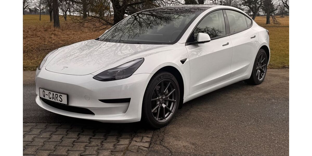 Tesla Model 3 19.325 km 27.900 &euro; Stuttgart 70599