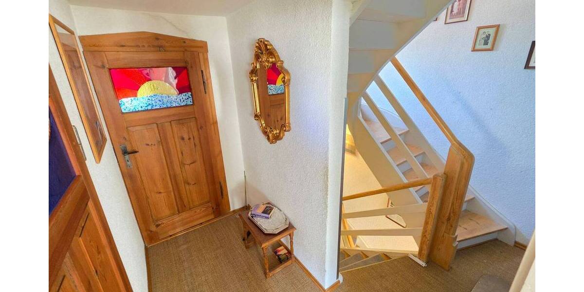 Doppelhaushälfte Rödental Einberg - 8 Zimmer, 180 m&sup2;, 235.000&euro; | Angebot:26489147