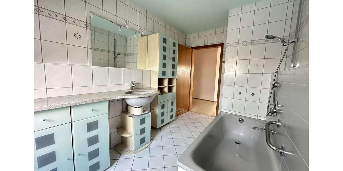 Dachgeschoßwohnung Niesky - 3 Zimmer, 74 m&sup2;, 510&euro; | Angebot:25252696