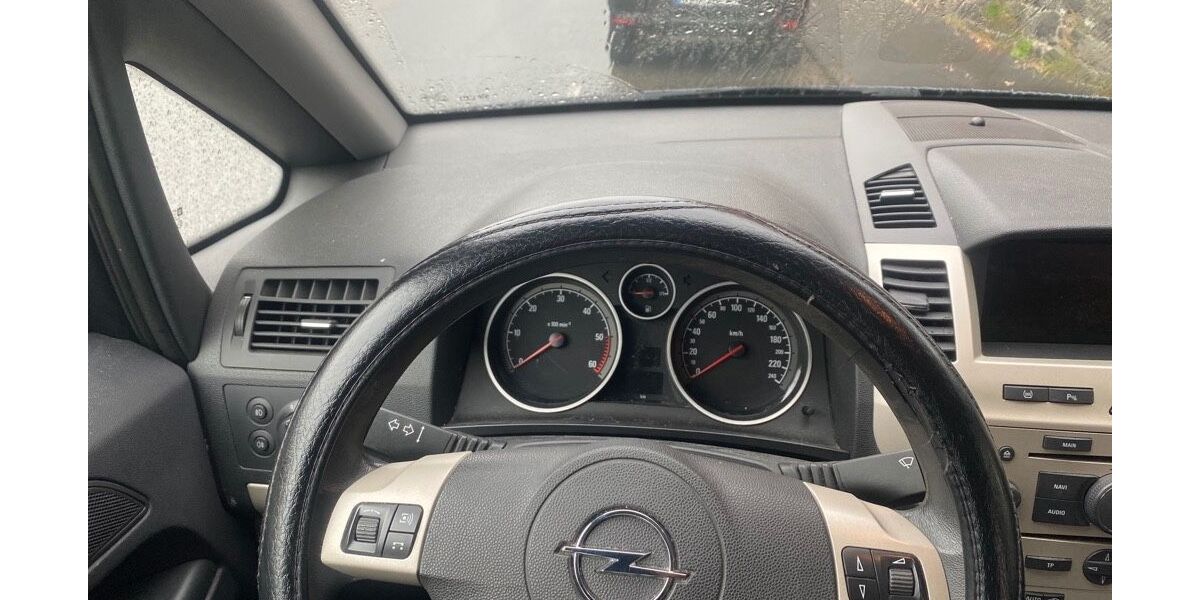 Opel Zafira 213.000 km 4.000 &euro; Wetzlar 35584