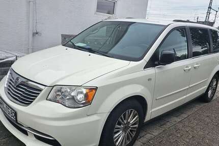 Lancia Voyager 305.000 km 4.999 € Wilhelmshaven 26382