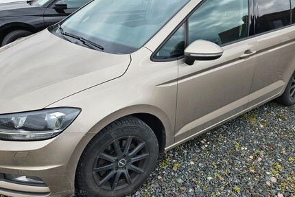 VW Touran 148.500 km 14.590 &euro; Parkstein 92711
