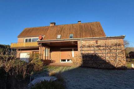 Viel Platz für Ihren Wohntraum auf großem Grundstück mit 3 Garagen und Pool 6 zimmer