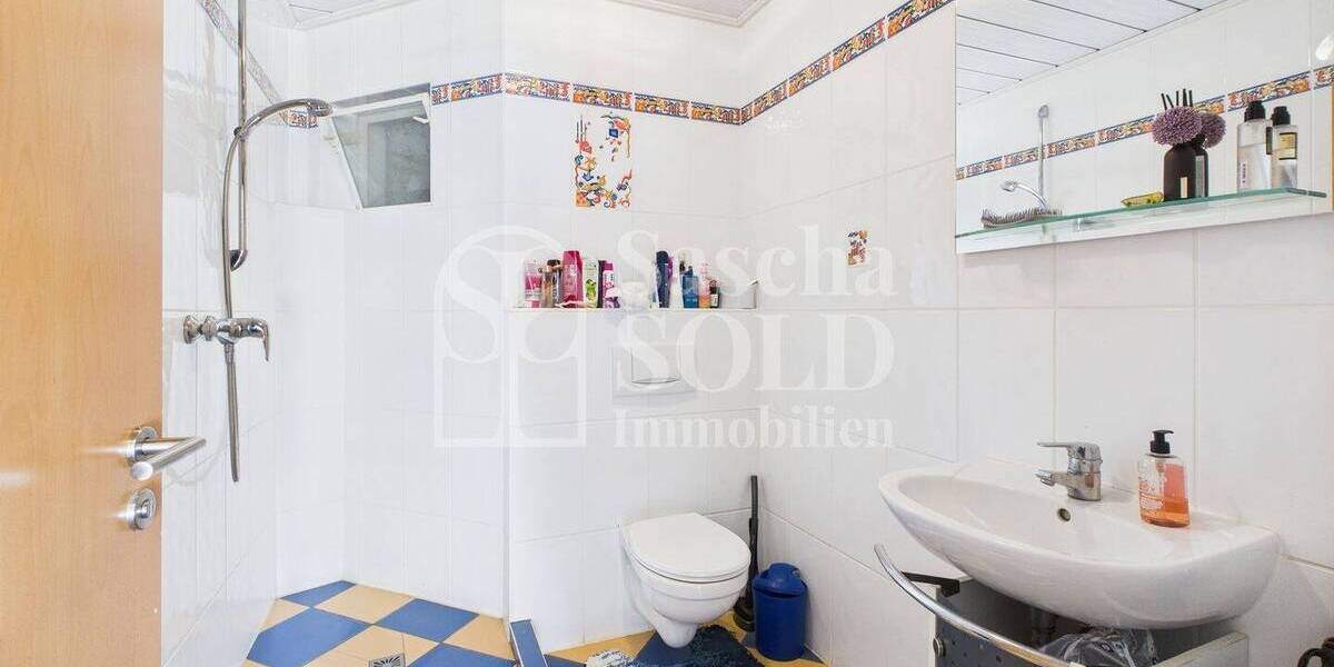 Freistehendes Einfamilienhaus mit Pool, Sauna und PV-Anlage - Viel Platz & Komfort in ruhiger Lage - Einfamilienhaus Ottweiler Lautenbach | Angebot:26897065