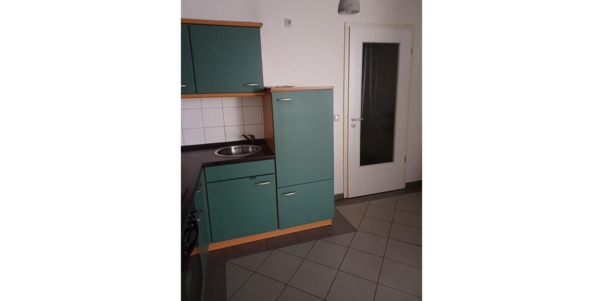 Helle 2-Zimmer-Wohnung mit Einbauküche & bodentiefen Fenstern 2 zimmer