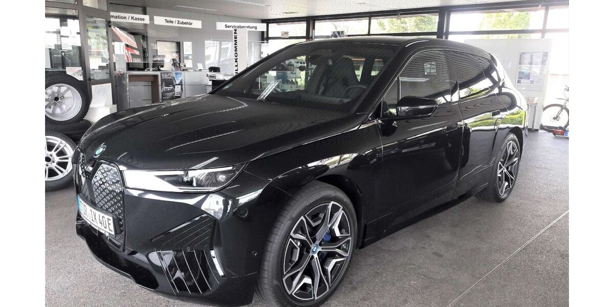 BMW iX 33.632 km 49.990 &euro; Tirschenreuth 95643
