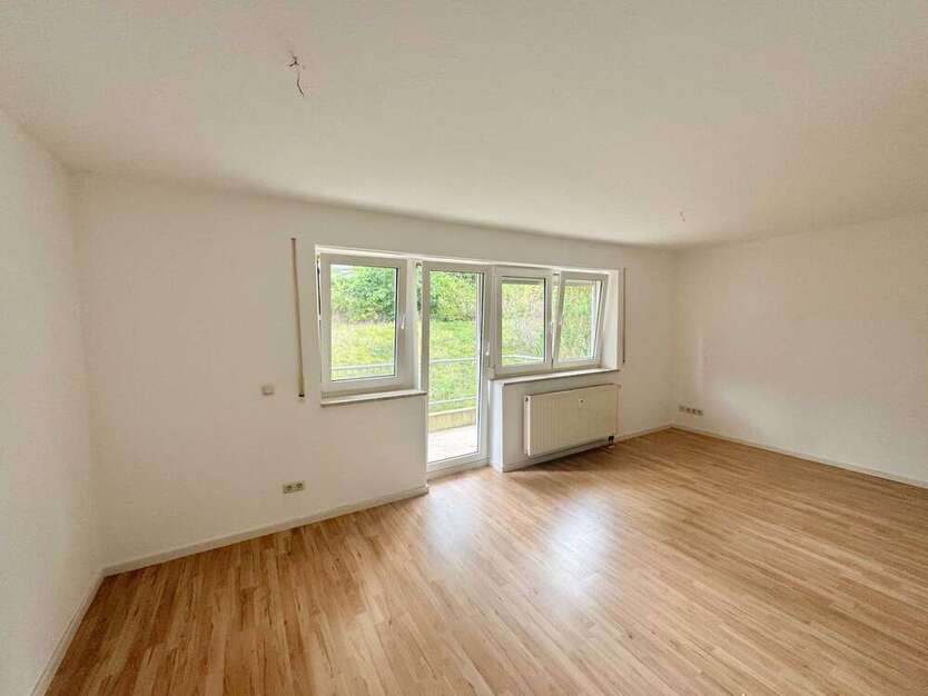 Wohnung zum Mieten in Reinsdorf 240 € 34.42 m²