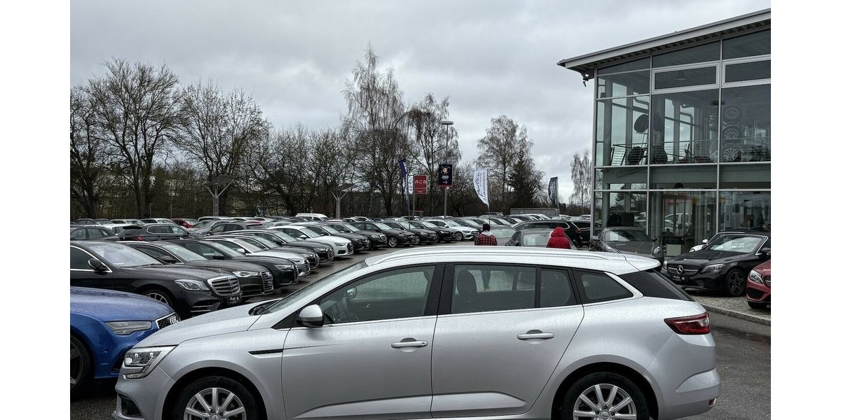 Renault Megane IV Grandtour Business Edition NAVI/PDC 18.665 km 16.900 &euro; Villingen-Schwenningen 78054