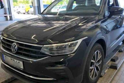 VW Tiguan 46.672 km 21.880 &euro; Wesel 46483