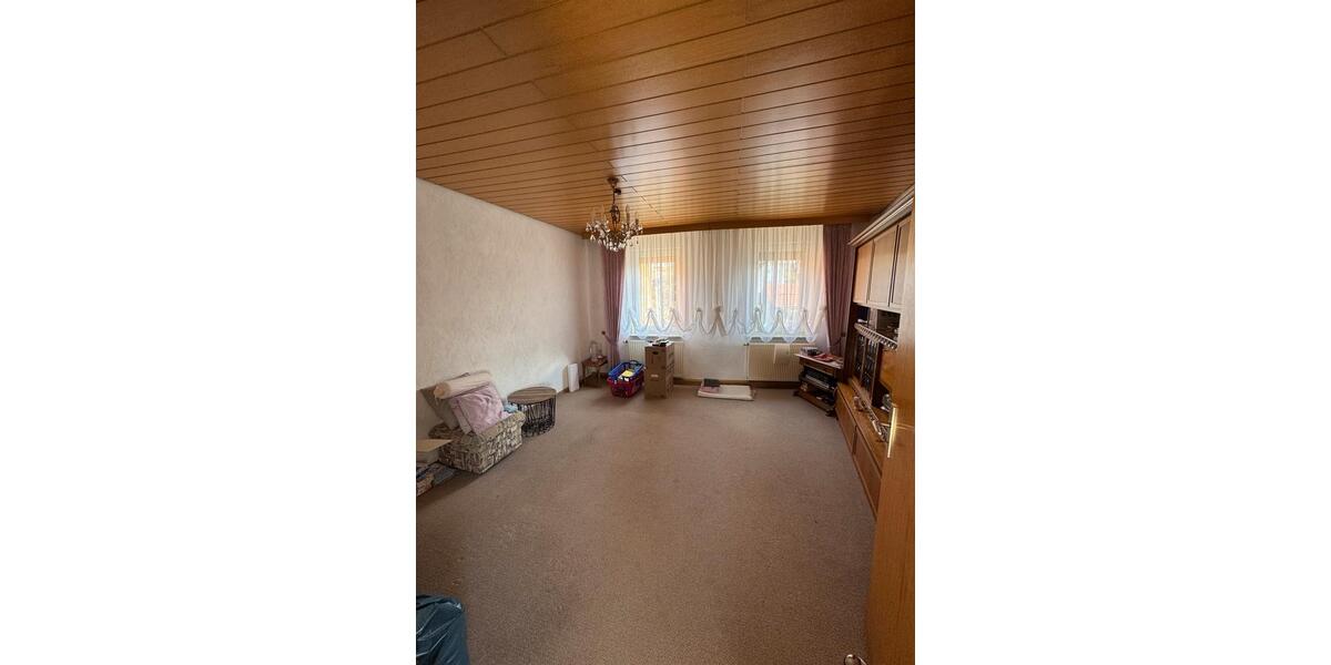 Doppelhaushälfte Sontra - 8 Zimmer, 173 m&sup2;, 110.000&euro; | Angebot:26357357