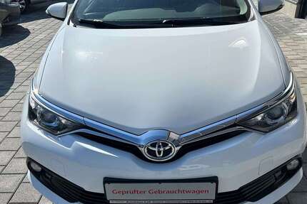 Toyota Auris 161.800 km 9.900 &euro; Breisach 79206