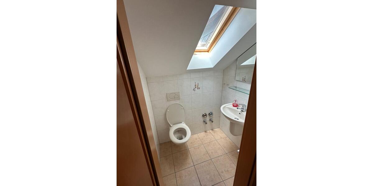 Dachgeschoßwohnung Grafschaft - 3 Zimmer, 74 m&sup2;, 1.200&euro; | Angebot:26055741