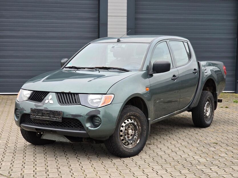 Mitsubishi L200 292.000 km 5.900 € Surwold 26903