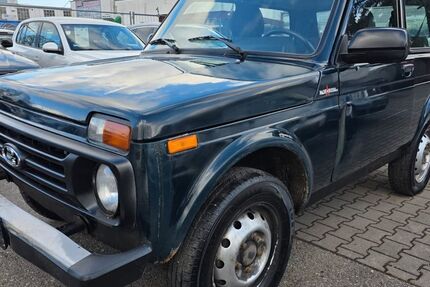 Lada Taiga 46.761 km 5.390 &euro; Rosenheim 83026