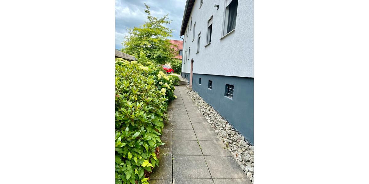 4- Zimmer-Wohnung mit Stellplatz 4 zimmer