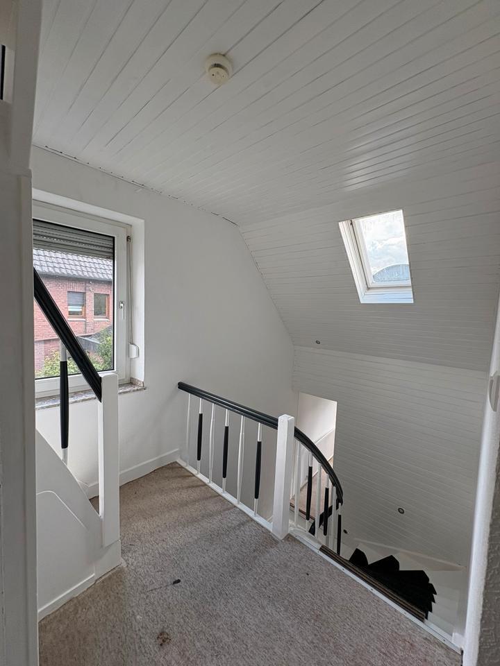 7,5 Zimmer Haus zzgl. Keller, DG, Garage, Stellplatz und Garten