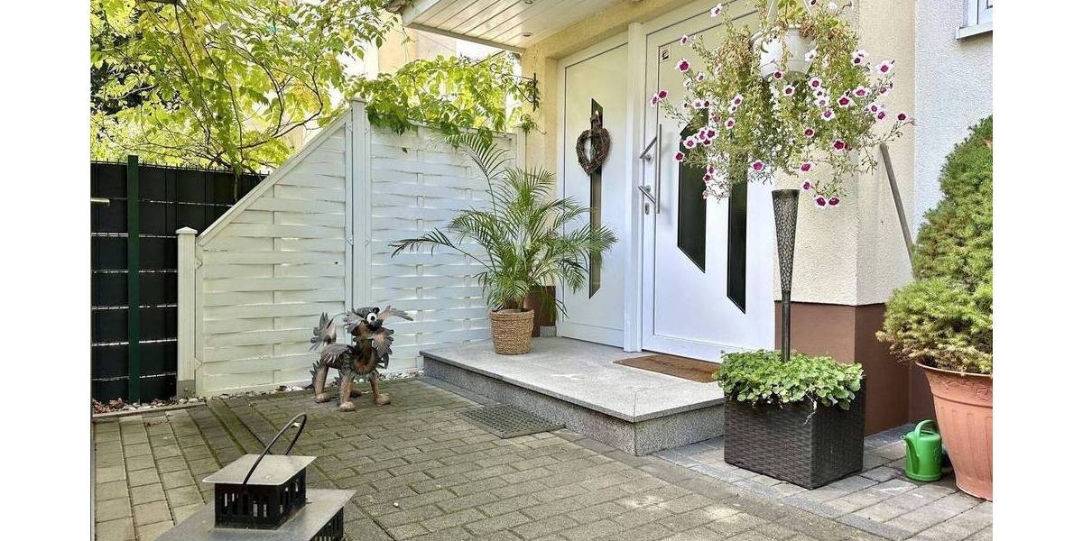 Einziehen und wohlfühlen! - 2 Familienhaus inkl. Garage - gesuchte Wohnlage 6 zimmer