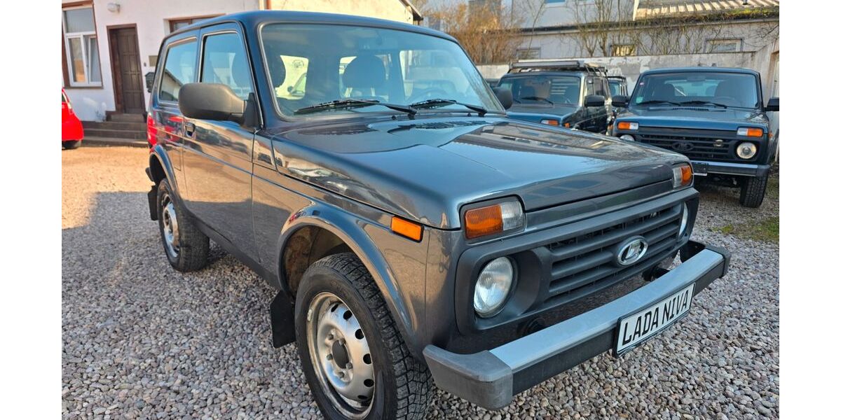 Lada Taiga 78.000 km 8.400 &euro; Waltershausen 99880