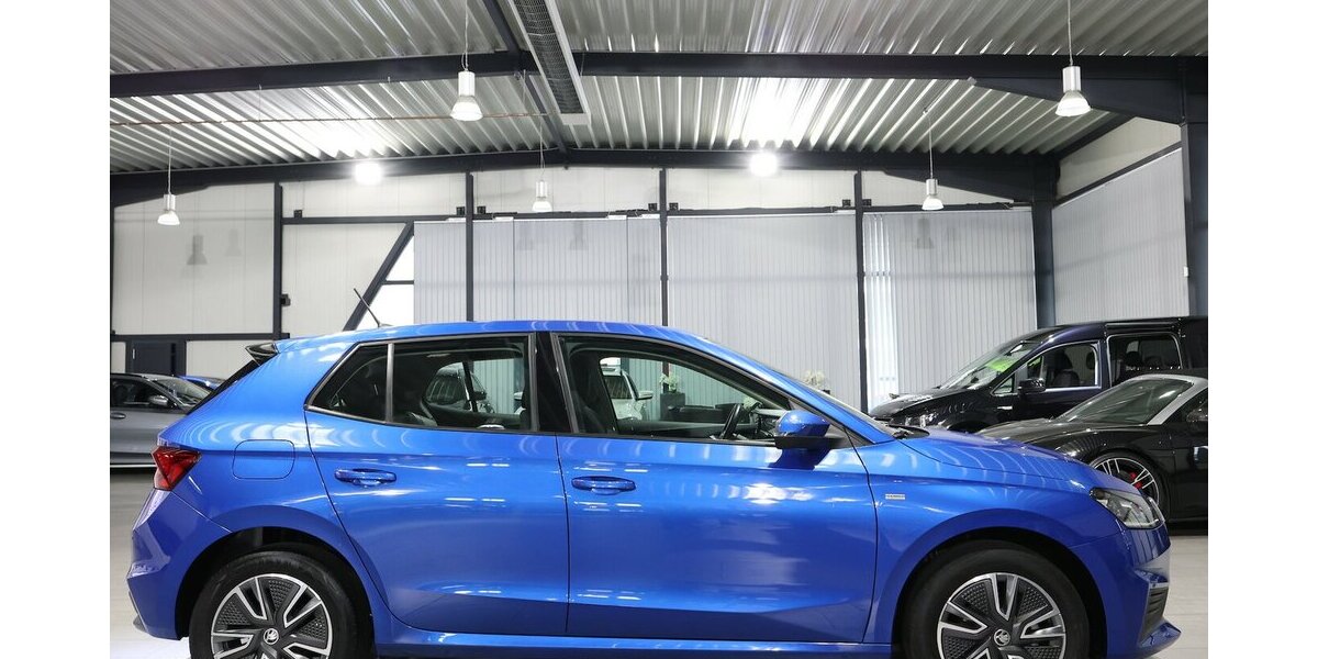 Skoda Fabia 1.0 TOUR RACE BLUE / LED / GROßES-DISPLAY 55.000 km 13.777 &euro; Hamm 59077