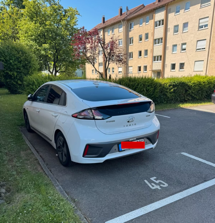 Parkplatz zu vermieten, 5 Min. vom Flughafen entfernt!!