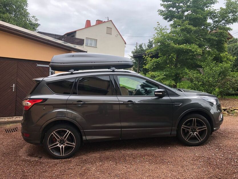 Ford Kuga 102.000 km 17.900 € St. Egidien 09356