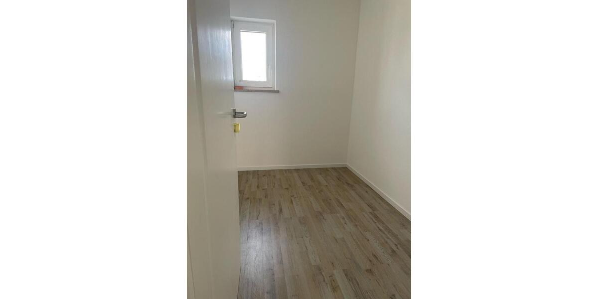 Etagenwohnung Herrieden - 3.5 Zimmer, 82 m&sup2;, 1.120&euro; | Angebot:25959677