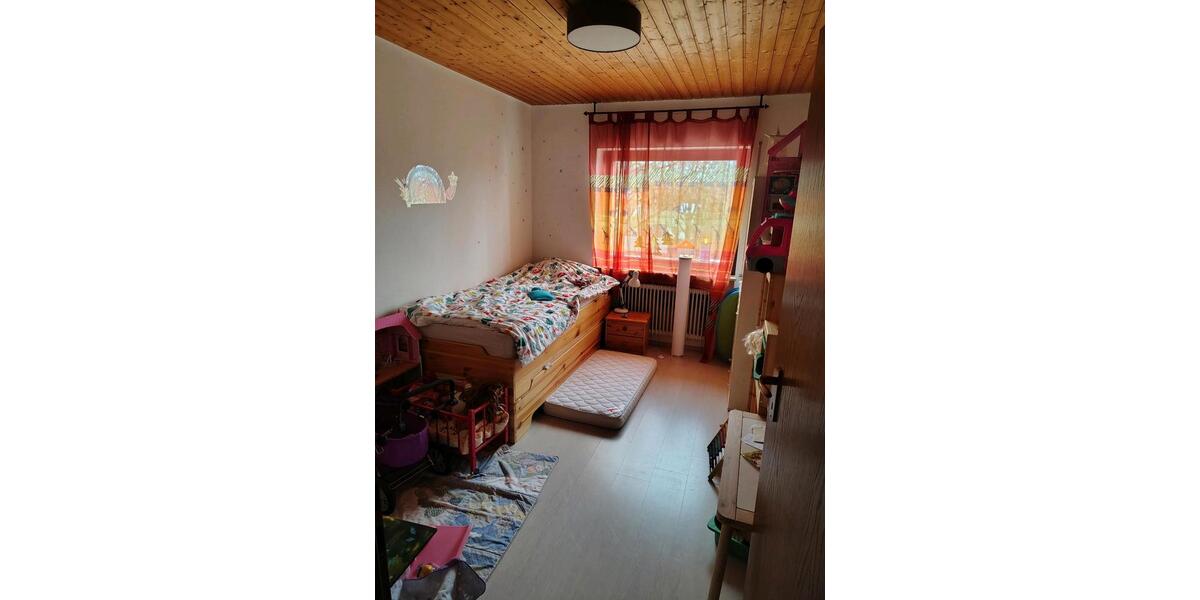 Reihenhaus Bretten - 4.5 Zimmer, 140 m&sup2;, 1.400&euro; | Angebot:24565196