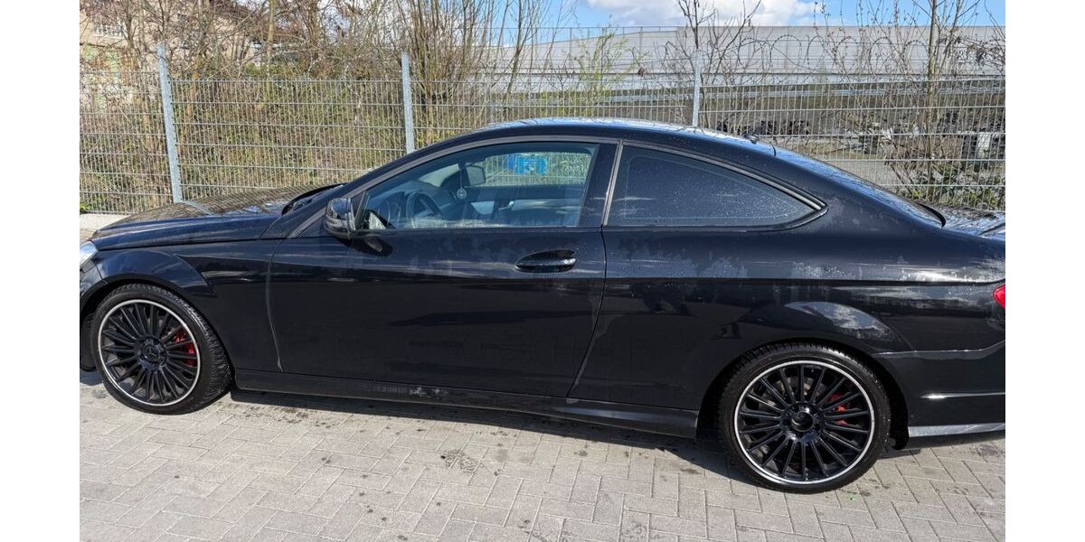 Mercedes-Benz C 250 210.345 km 11.500 &euro; Hamburg 21109