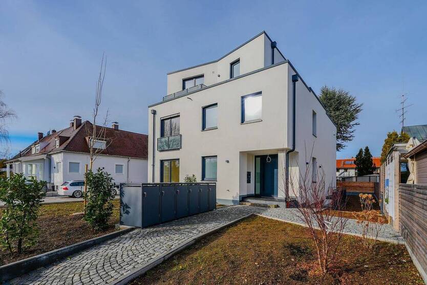 Großzügiges luxuriöses Neubau 3-Familienhaus für die ganze Familie oder als Investment am Riemer See