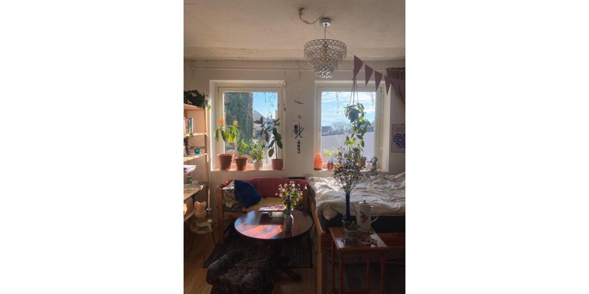 Dachgeschoßwohnung Halle (Saale) - 4 Zimmer, 90 m&sup2;, 631&euro; | Angebot:25407102