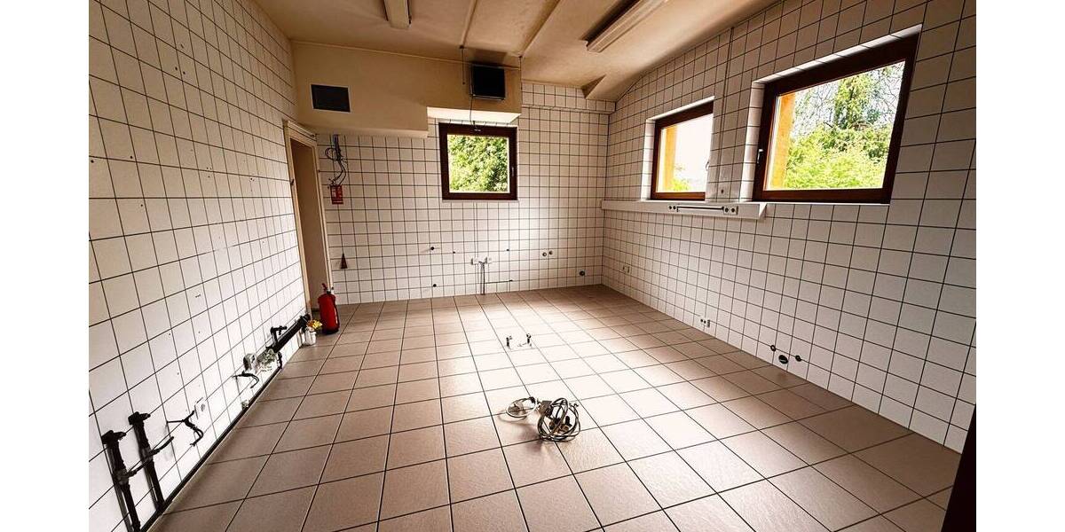 Gewerbeobjekt Pforzheim Südweststadt - 5 Zimmer, 230 m&sup2;, 395.000&euro; | Angebot:25748640