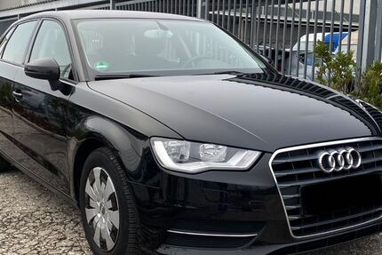 Audi A3 98.000 km 11.999 € München 80807