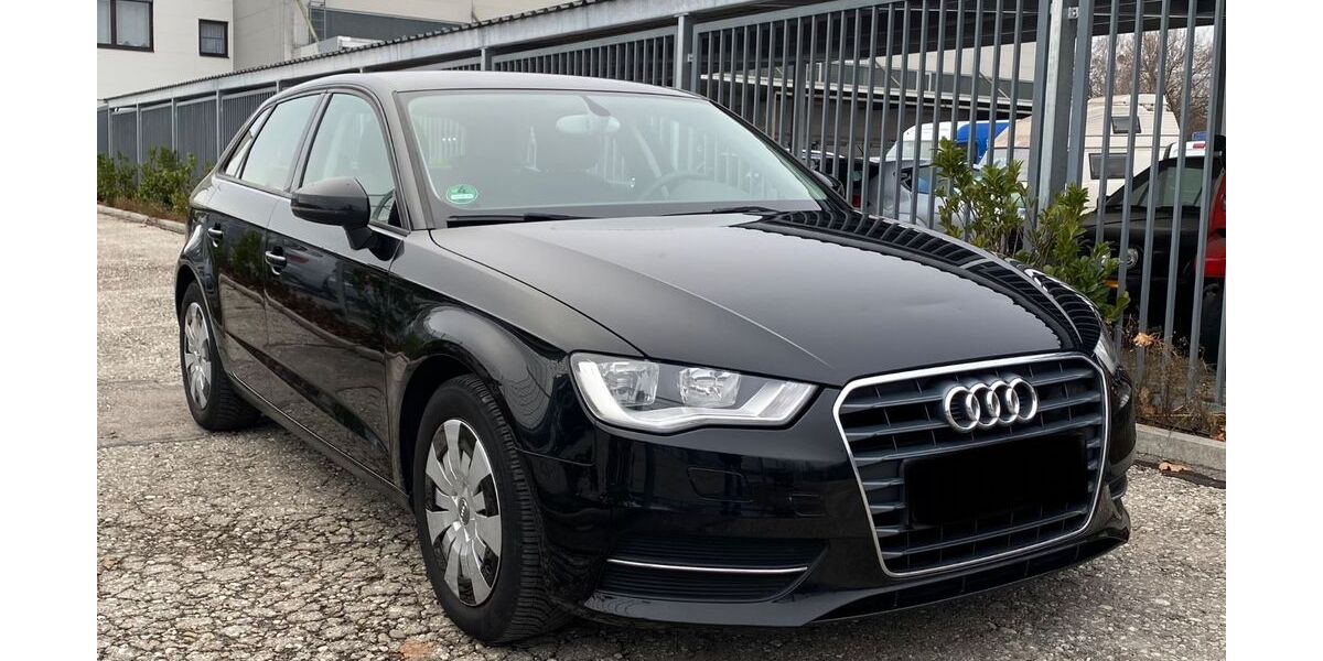 Audi A3 98.000 km 11.999 € München 80807
