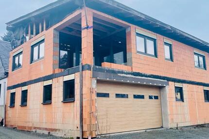 Haus Bad Lobenstein - 4 Zimmer, 240 m&sup2;, 175.000&euro; | Angebot:25838085