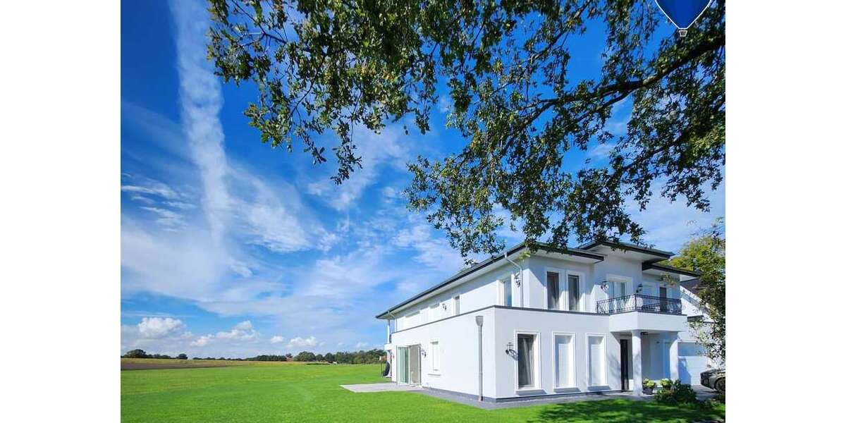 Haus zum Kaufen in Espelkamp 1.100.000 € 378.3 m² 9 zimmer