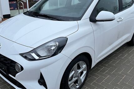 Hyundai i10 13.136 km 13.990 € Tessin 18195