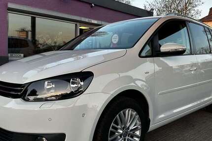 VW Touran 156.236 km 11.990 &euro; Kabelsketal OT Gröbers 06184