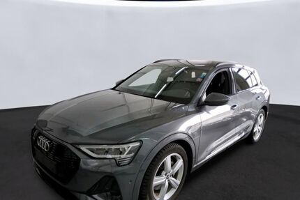 Audi e-tron 72.272 km 36.990 &euro; Hamburg 22047