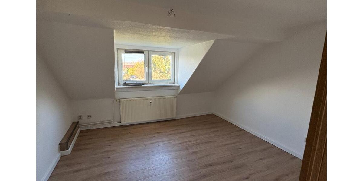 Dachgeschoßwohnung Goldberg - 2 Zimmer, 39 m&sup2;, 273&euro; | Angebot:25342501