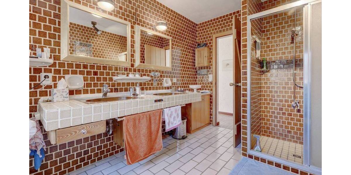 Einfamilienhaus Inzlingen - 9 Zimmer, 230 m&sup2;, 790.000&euro; | Angebot:25749208
